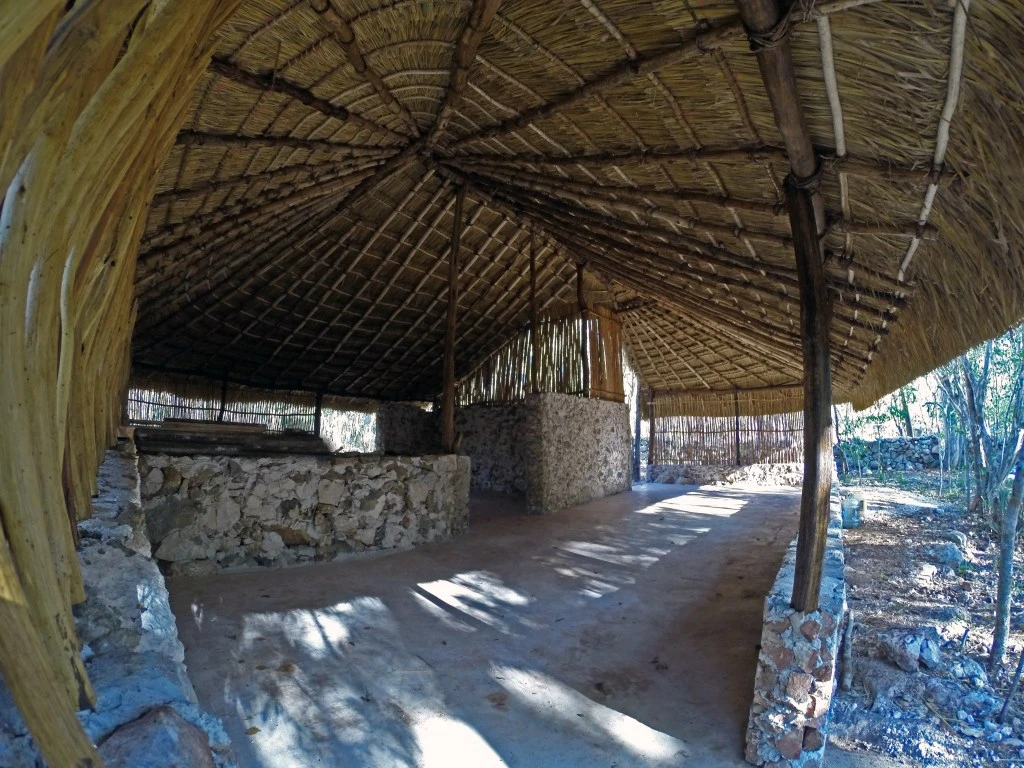 Vista del comedor en los últimos detalles