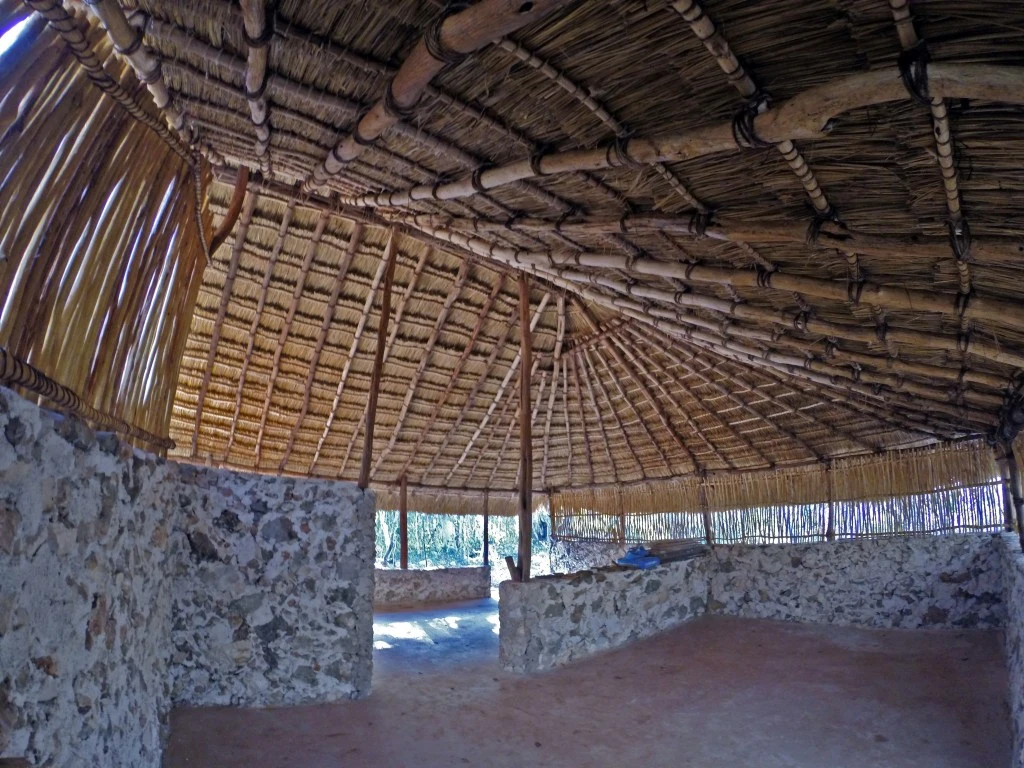 Vista interna de la cocina en los últimos detalles